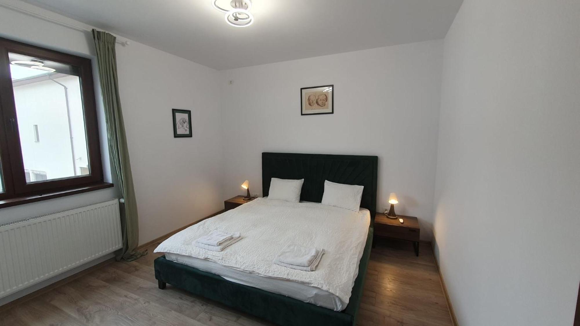 Mrs House 2 * Bucureşti